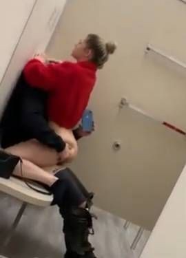 fucking girlfriend in a public changing room